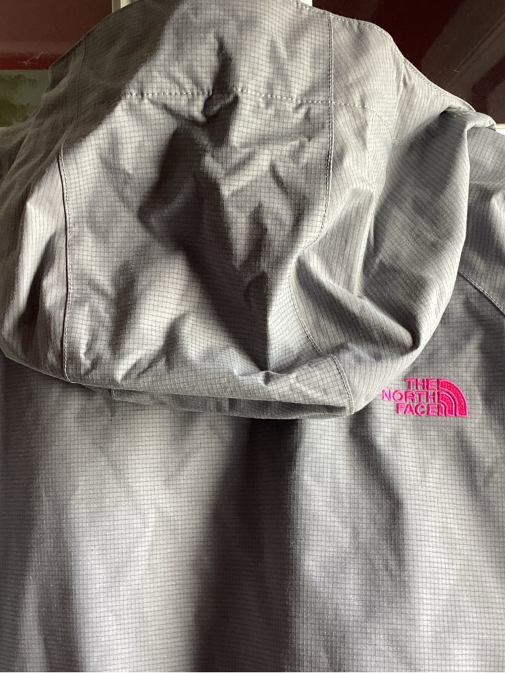 The North Face Women's Light Gray Waterproof Hooded Jacket with Pink Accents - Picture 6 of 11